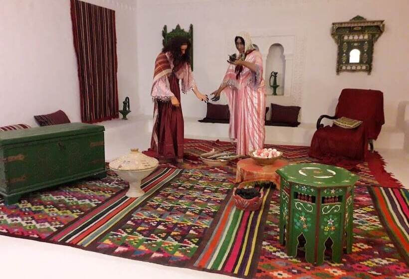 膳宿费 Dar Mamina