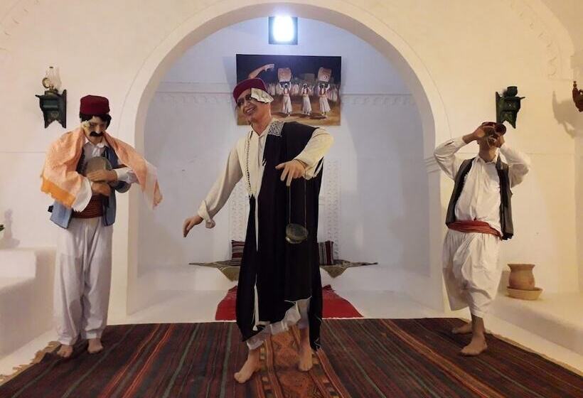 膳宿费 Dar Mamina