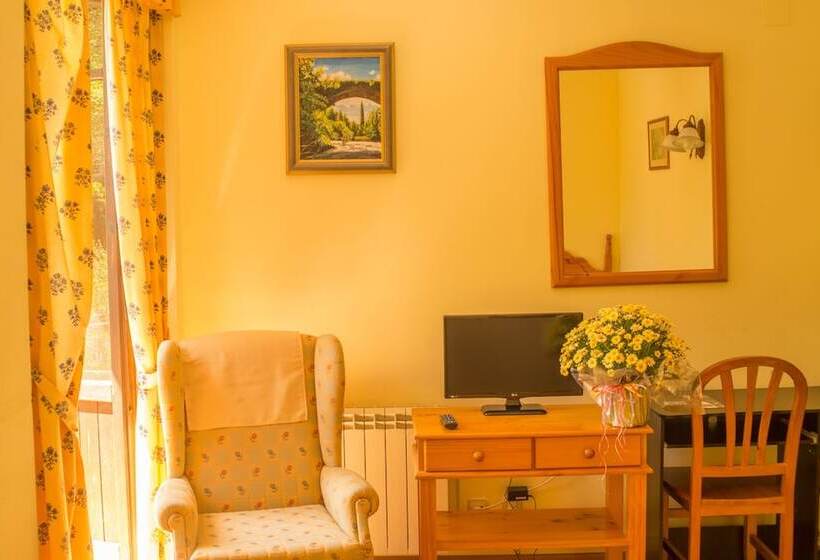 פנסיון Es Neres