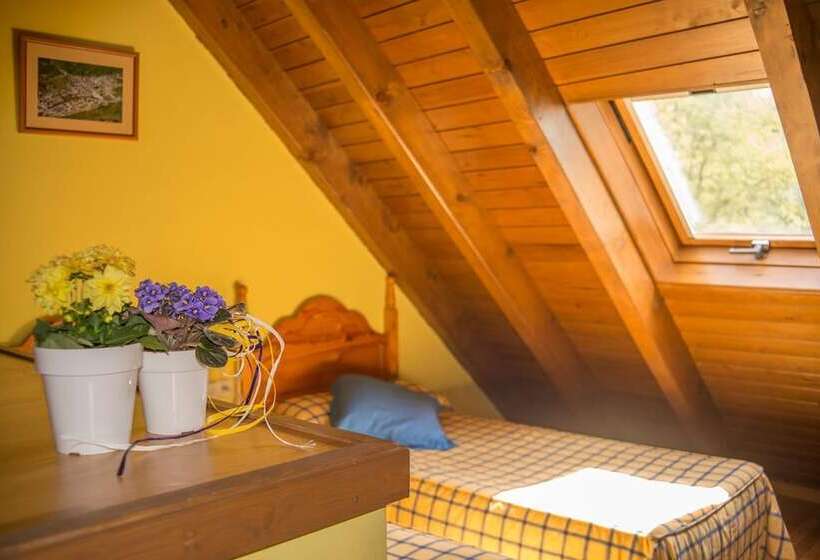 פנסיון Es Neres