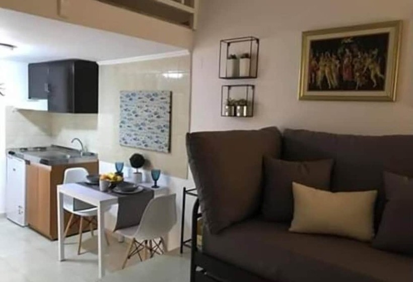 פנסיון Milos Inn & Maisonette