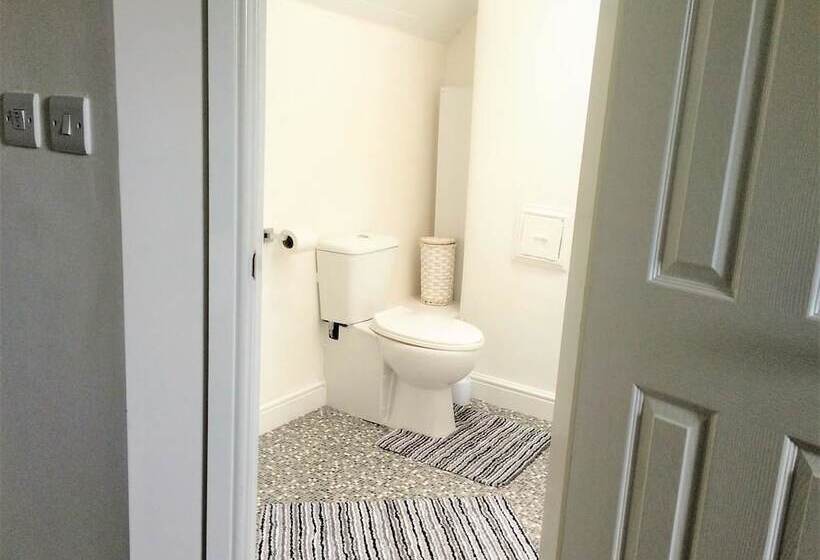 پانسیون Regent Serviced Suites