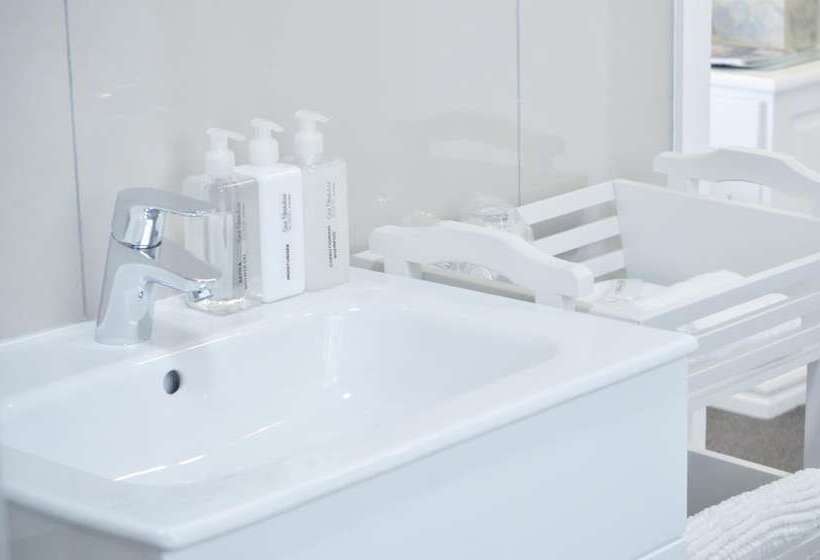 פנסיון Sea Paradise