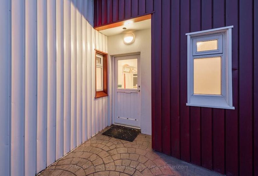 پانسیون Syðra Skörðugil Guesthouse