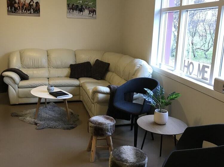 پانسیون Syðra Skörðugil Guesthouse