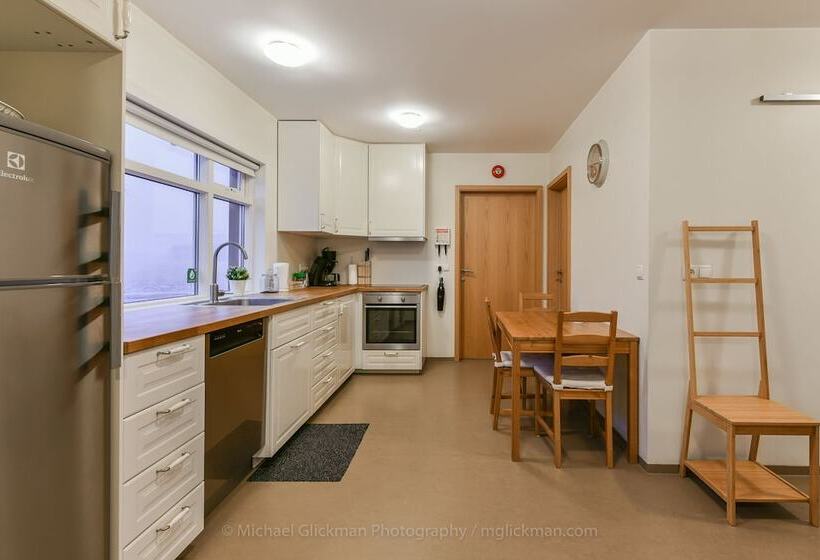 پانسیون Syðra Skörðugil Guesthouse