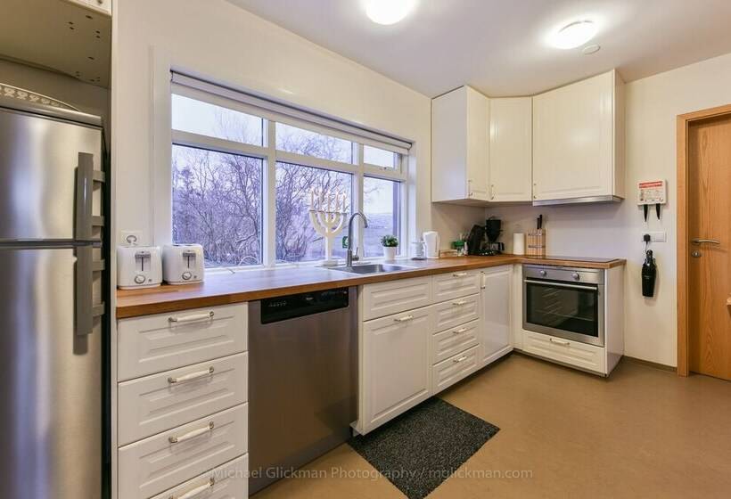 پانسیون Syðra Skörðugil Guesthouse