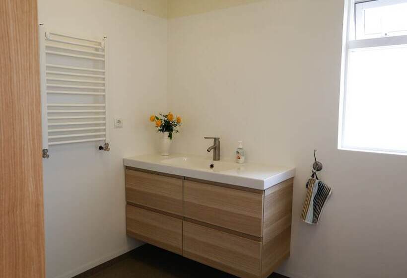 پانسیون Syðra Skörðugil Guesthouse