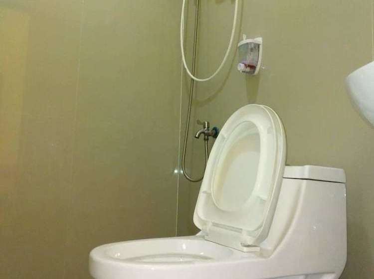 Queen Elena   Hostel