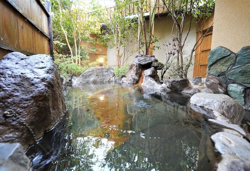 Ryokan Yufuin Sumika