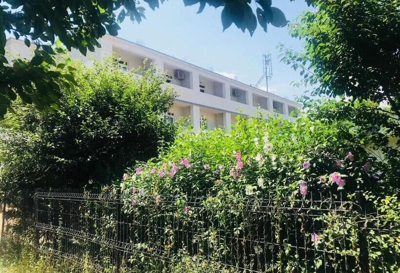 فندق صغير Perla