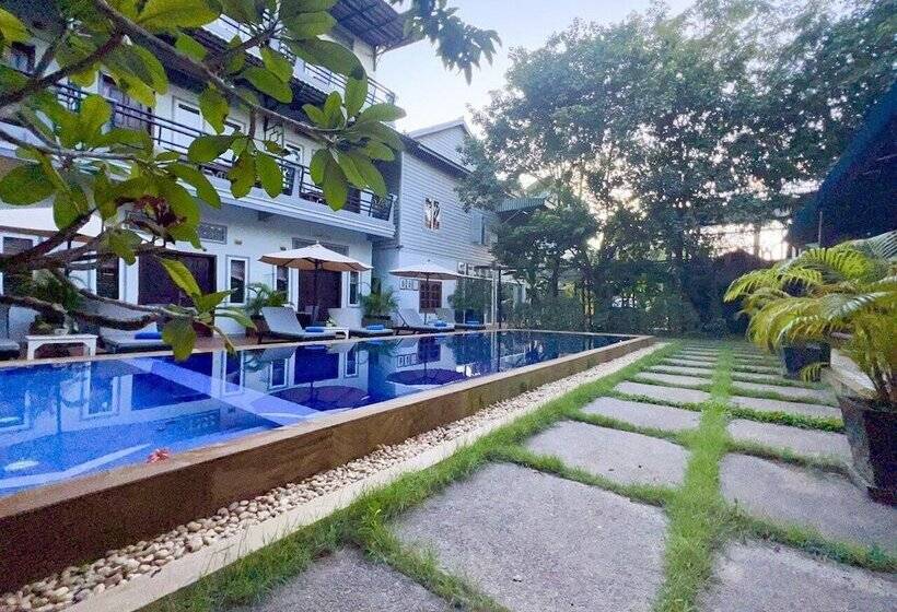 هاستل The Local Time Village