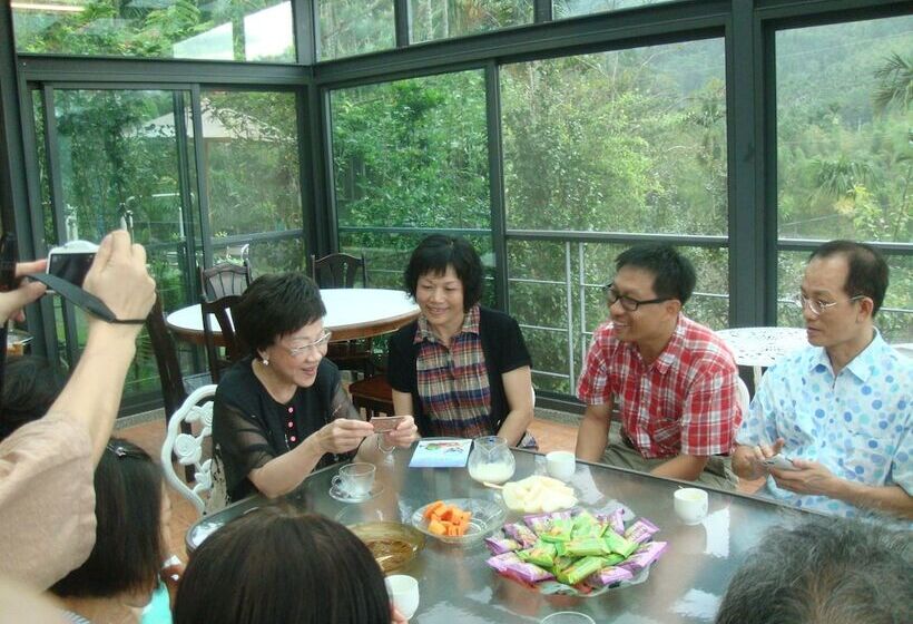 تختخواب و صبحانه Ji Ye Leisure Land