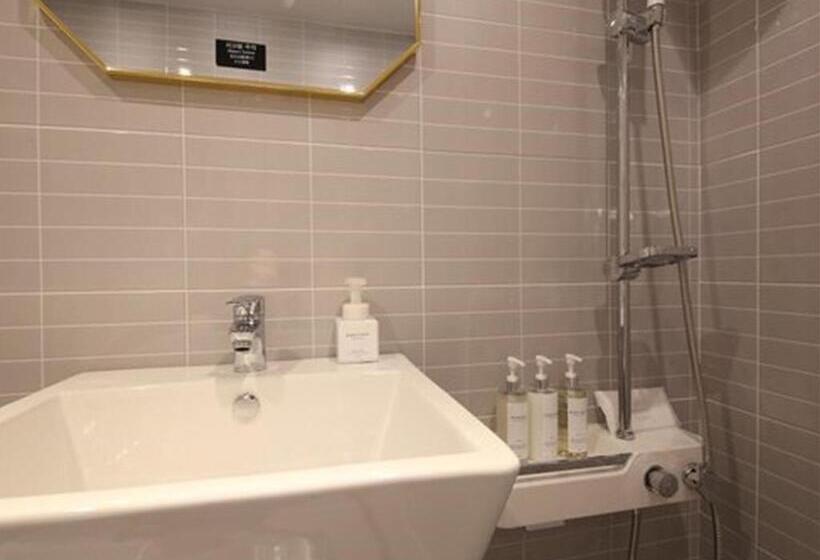 Busan Seomyeon Business Hotel J7