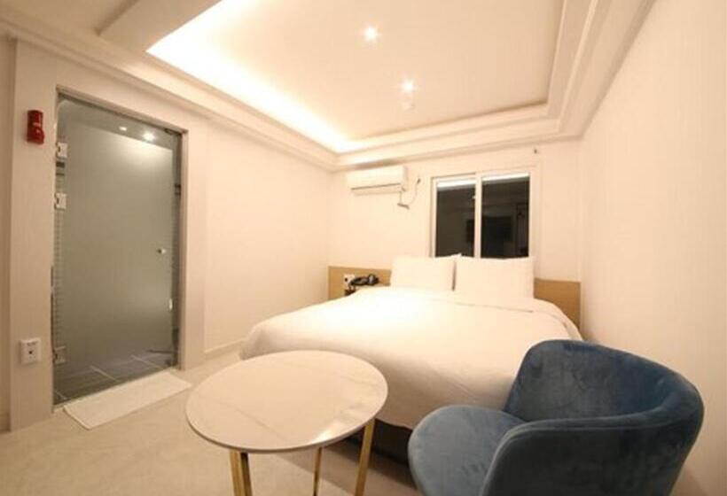 Busan Seomyeon Business Hotel J7