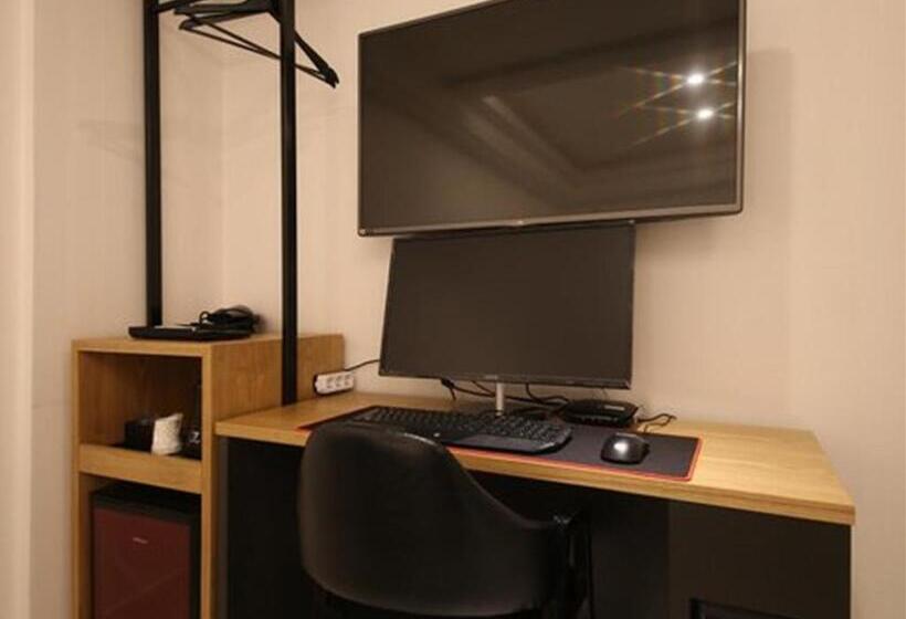 Busan Seomyeon Business Hotel J7