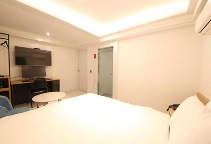 Busan Seomyeon Business Hotel J7