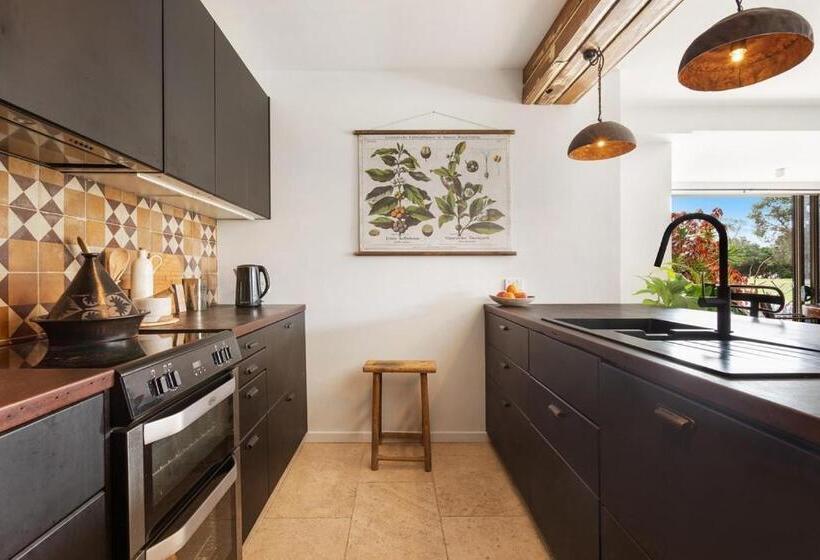 Byron Pacific Apartments