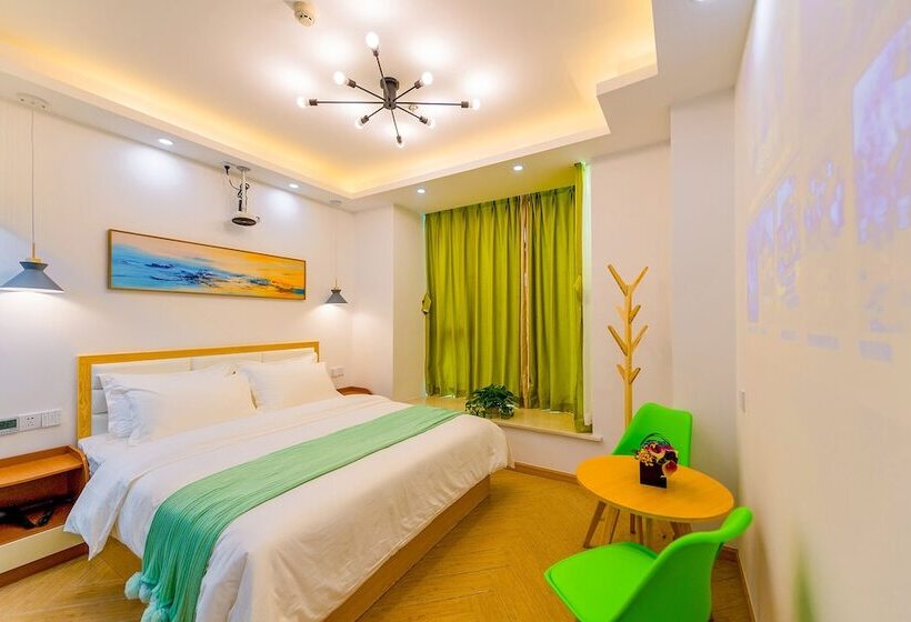 Chengdu Three Fish International Youth Hostel