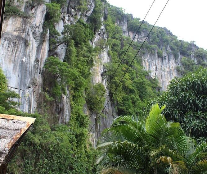 هتل Cliffside Cottages