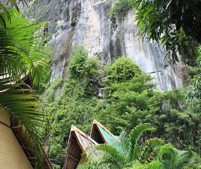 هتل Cliffside Cottages