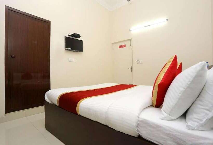 בית מלון כפרי Saravana Inn