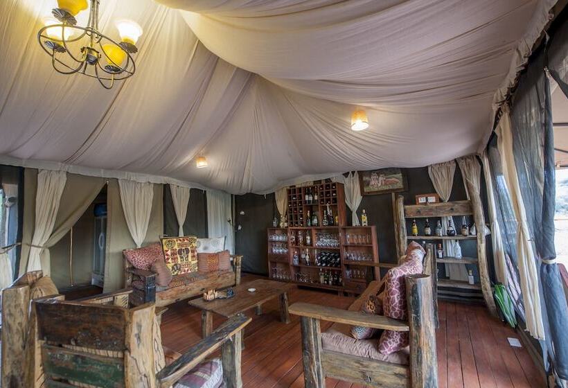 בית מלון כפרי Serengeti Acacia Central Camp