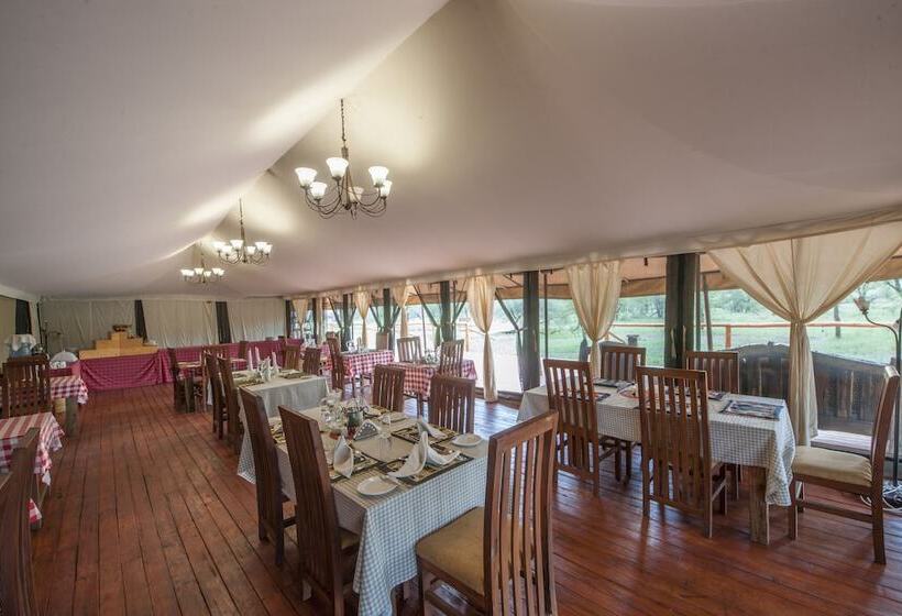 בית מלון כפרי Serengeti Acacia Central Camp