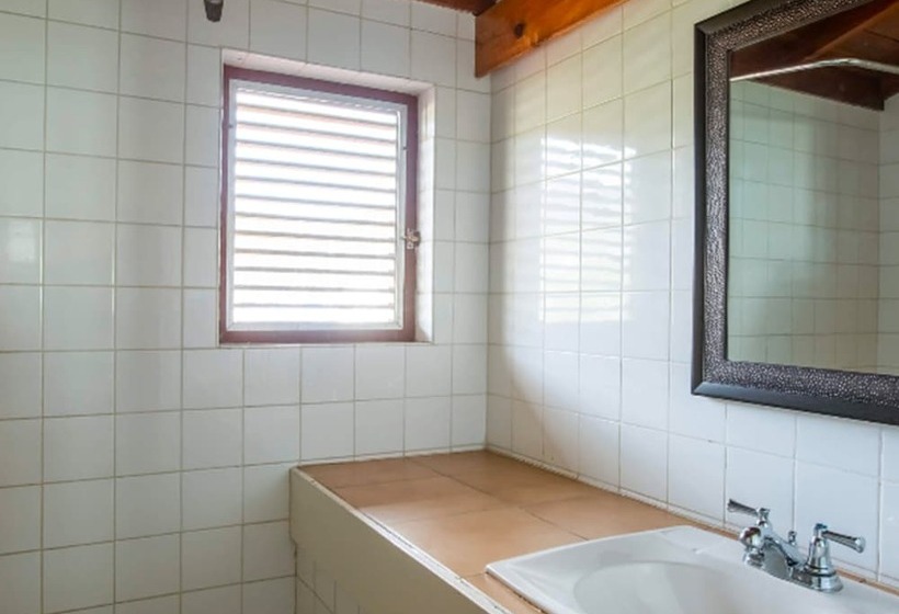 Village Cay Hotel And Marina