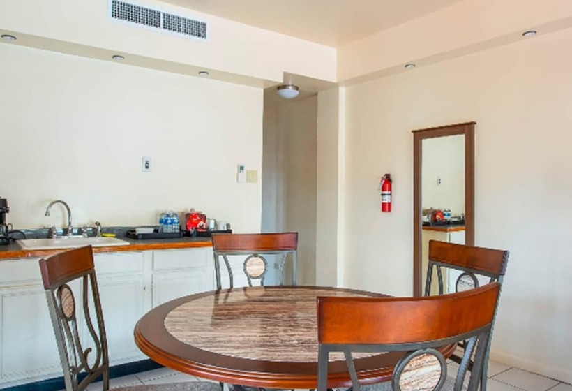 Village Cay Hotel And Marina