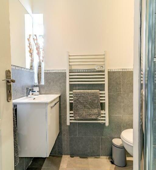 Studios Entre Le Pont D  Avignon Et Le Palais Des Papes