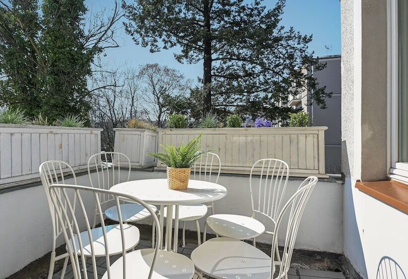 Lion Apartments   Scandi Love Ii