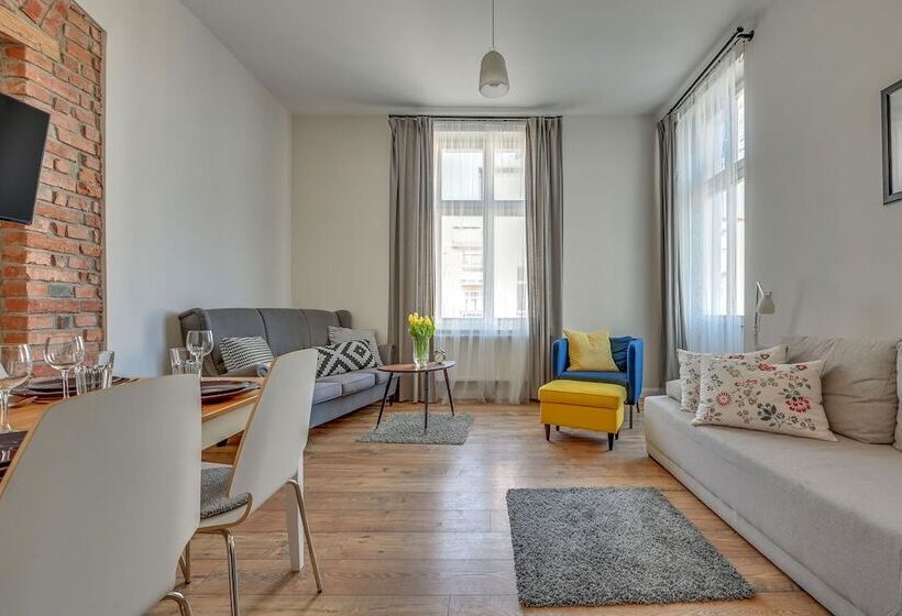 Lion Apartments   Scandi Love Ii