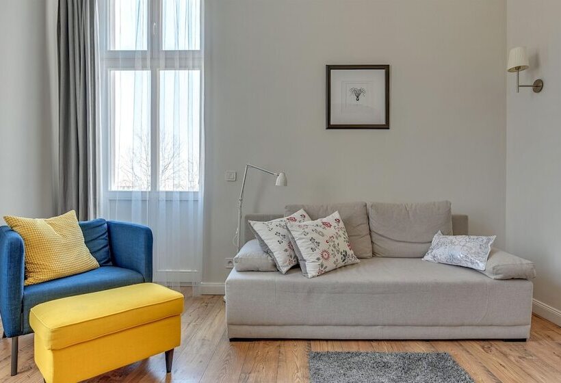 Lion Apartments   Scandi Love Ii