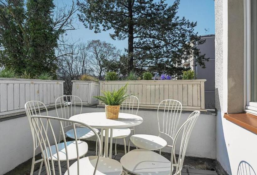 Lion Apartments   Scandi Love Ii