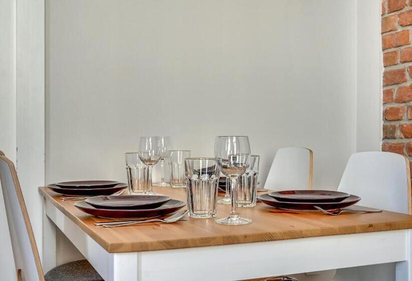 Lion Apartments   Scandi Love Ii