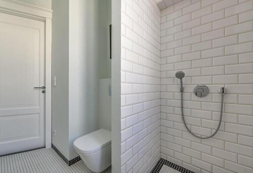 Lion Apartments   Scandi Love Ii