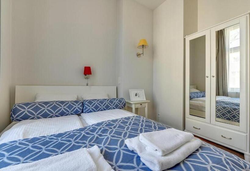 Lion Apartments   Scandi Love Ii