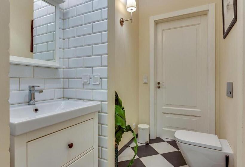 Lion Apartments   Scandi Love Ii