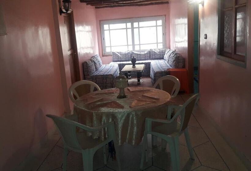 پانسیون Auberge Almou