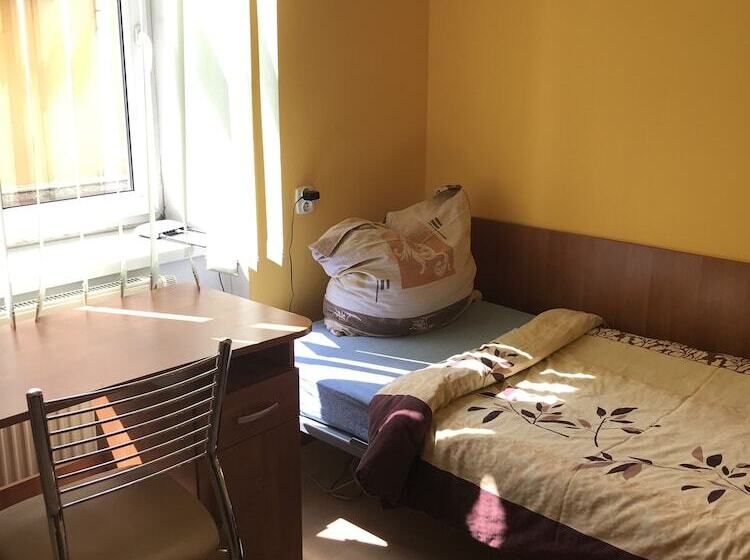 پانسیون Clarus Mons Studio