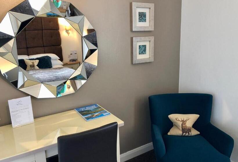 Пансион Distant Hills Guest House