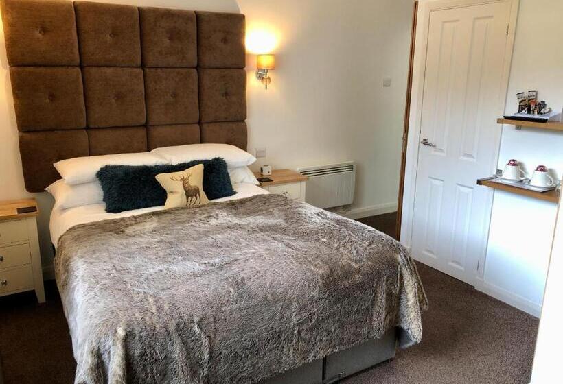 Пансион Distant Hills Guest House