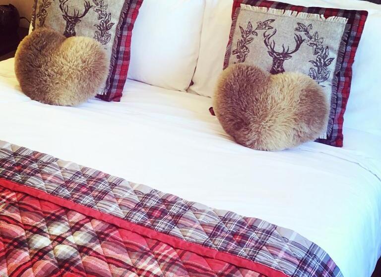 Пансион Distant Hills Guest House