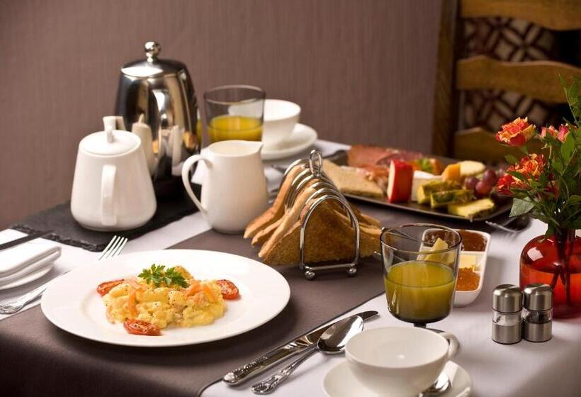 Пансион Distant Hills Guest House