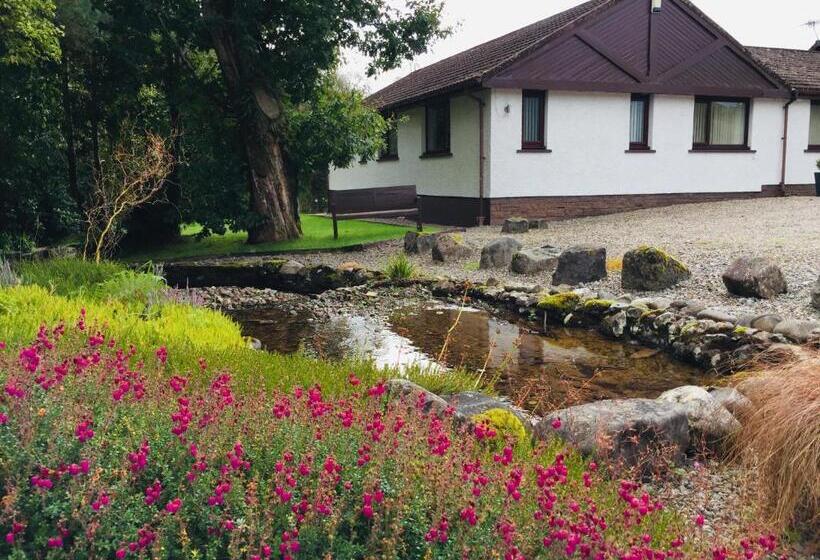 Пансион Distant Hills Guest House