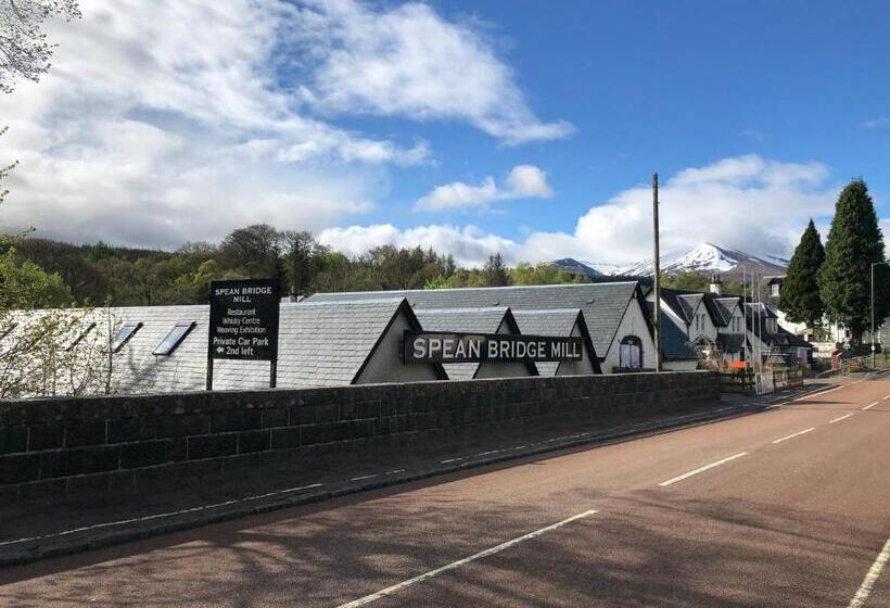 Пансион Distant Hills Guest House