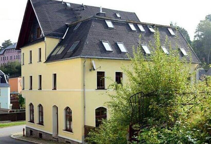 ペンション Gästehaus Am Adlerfelsen