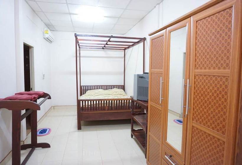 פנסיון Na Thammachart