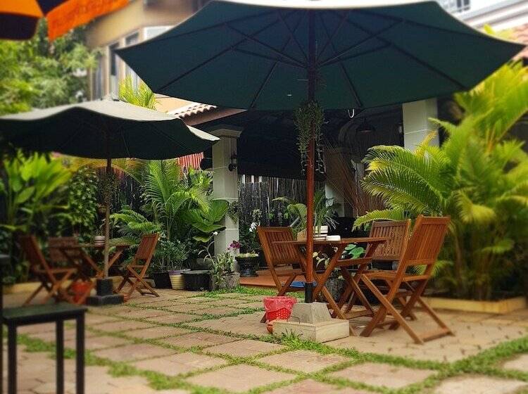 پانسیون Nika's House